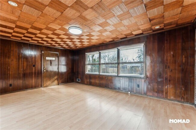 Building Photo - 1143 Fountain Dr SW