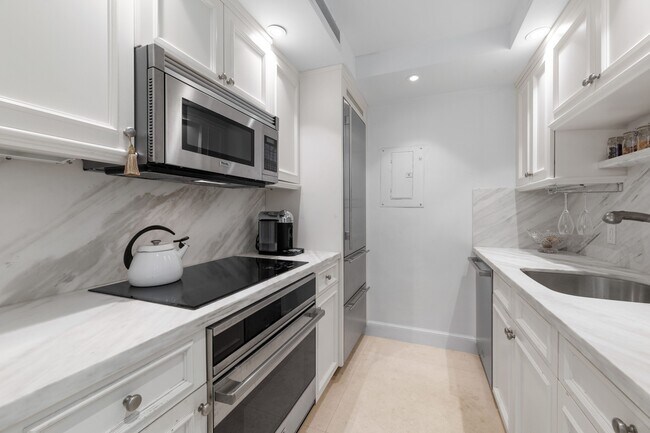 Building Photo - 354 Chilean Ave