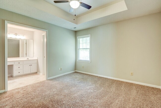Building Photo - 203 Wagon Wheel Way