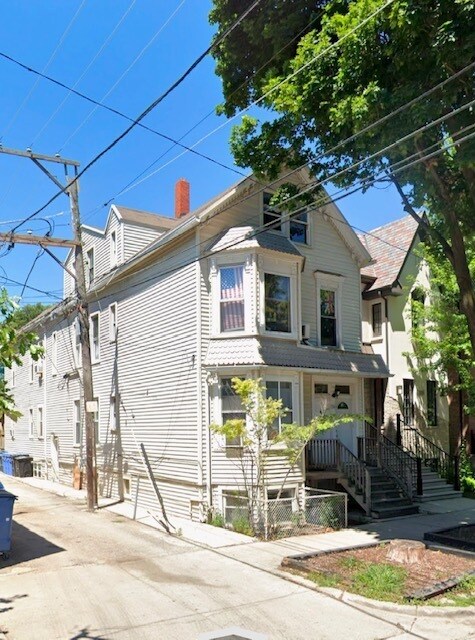 Primary Photo - 3214 N Hoyne Ave
