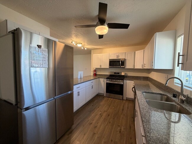 Building Photo - Updated 3 Bedroom Single Story Home Available Near Eubank Blvd NE & Constitution Ave NE!
