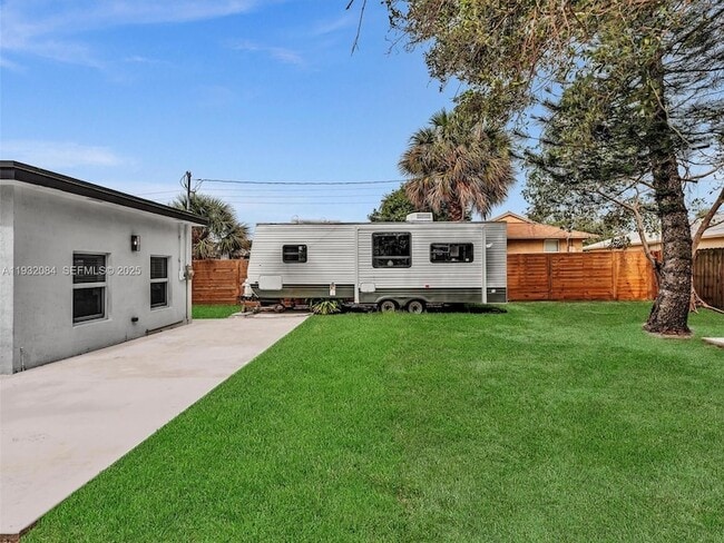 Building Photo - 107 Central Ave