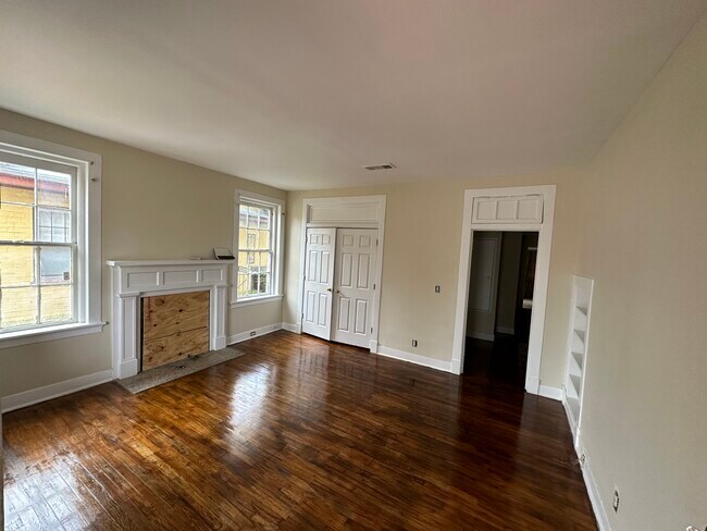 Primary Photo - 2241 Saint Charles Ave
