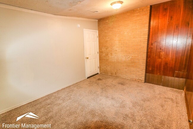 Building Photo - 1425 Harry Road