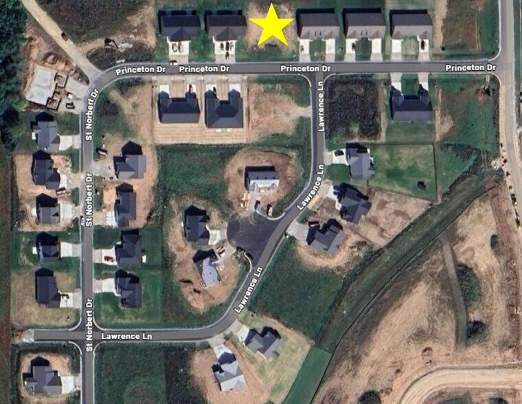 Building Photo - 2658 Princeton Dr