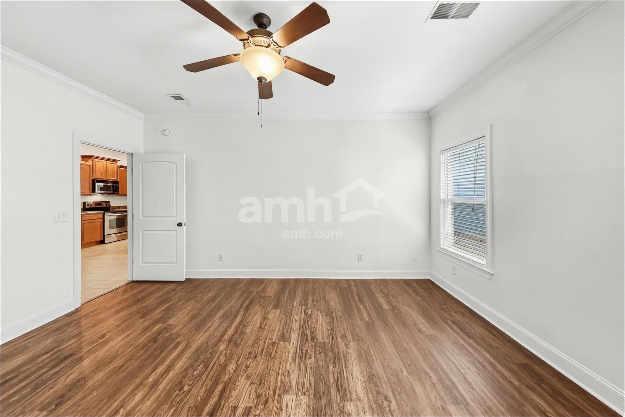 Building Photo - 5966 Armadale Dr