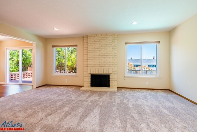Building Photo - Beautiful Home | Remodeled Bathrooms | Cup...