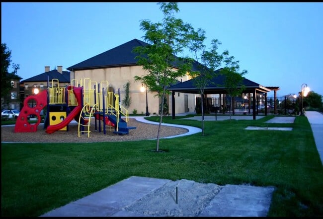 Building Photo - 425 S 2220 W