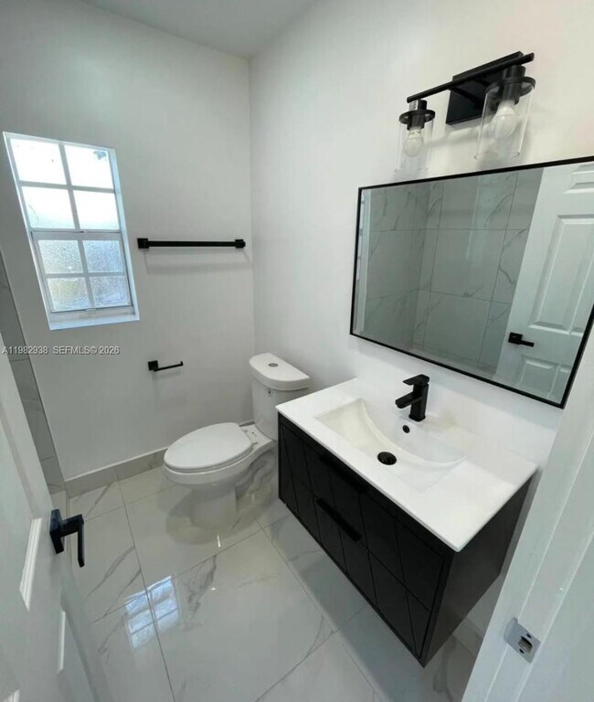 Building Photo - 3161 NW 31st St