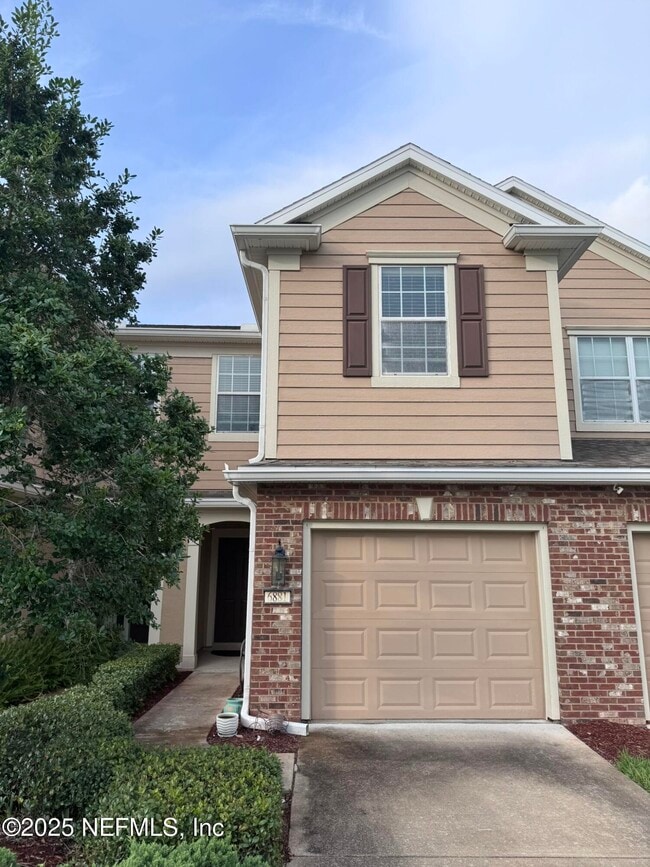 Building Photo - 6881 Roundleaf Dr
