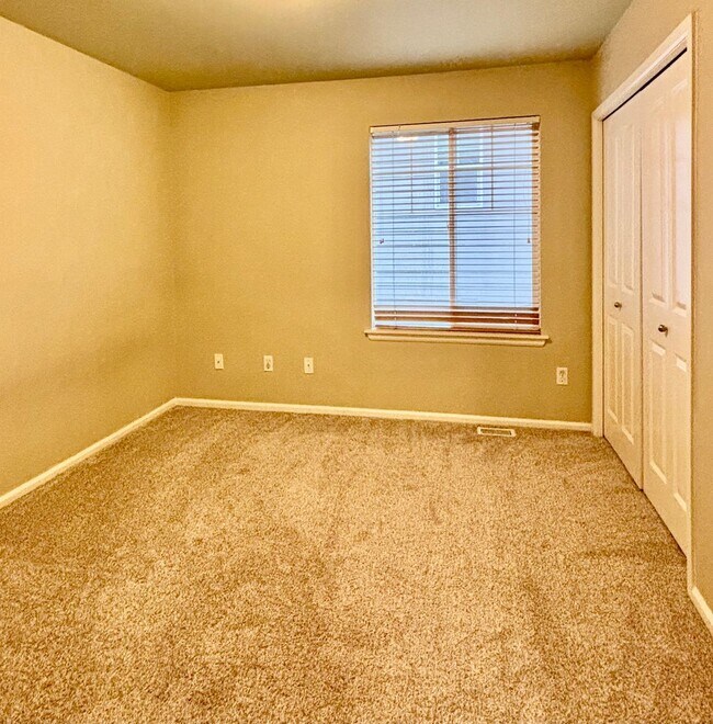 Building Photo - 4 Bed / 2.5 Bath Kirkland single family ho...