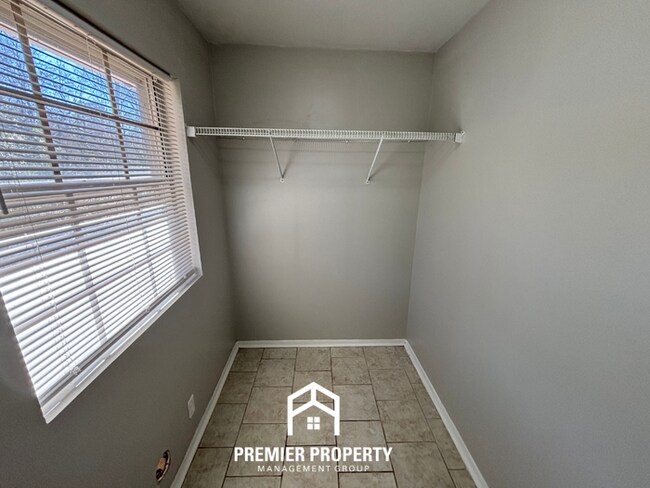 Building Photo - Spacious 3BR Home Near Birmingham w/ Hardwood Floors, Fenced Yard & Garage