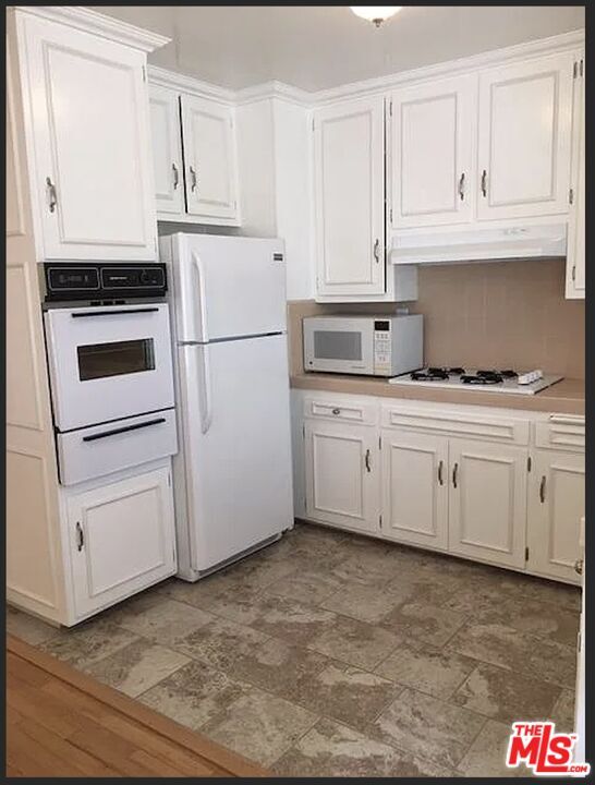 Building Photo - 1438 S Barrington Ave