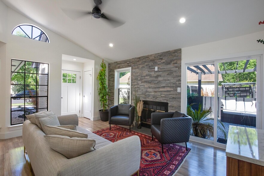 Building Photo - 12340 Little Emily Way