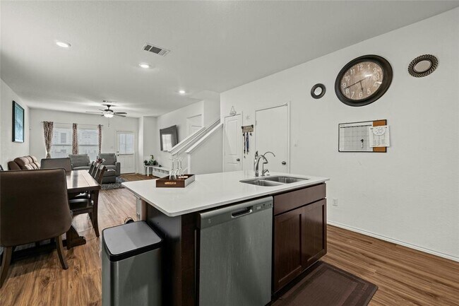 Building Photo - 5653 Bellissima Way