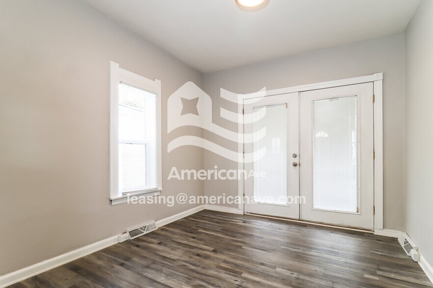 Building Photo - 617 Toronto Ave