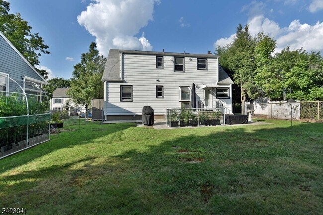 Building Photo - 176 Harding Pl