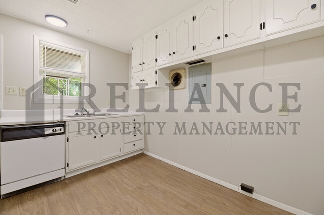 Building Photo - 1718 Walker W St