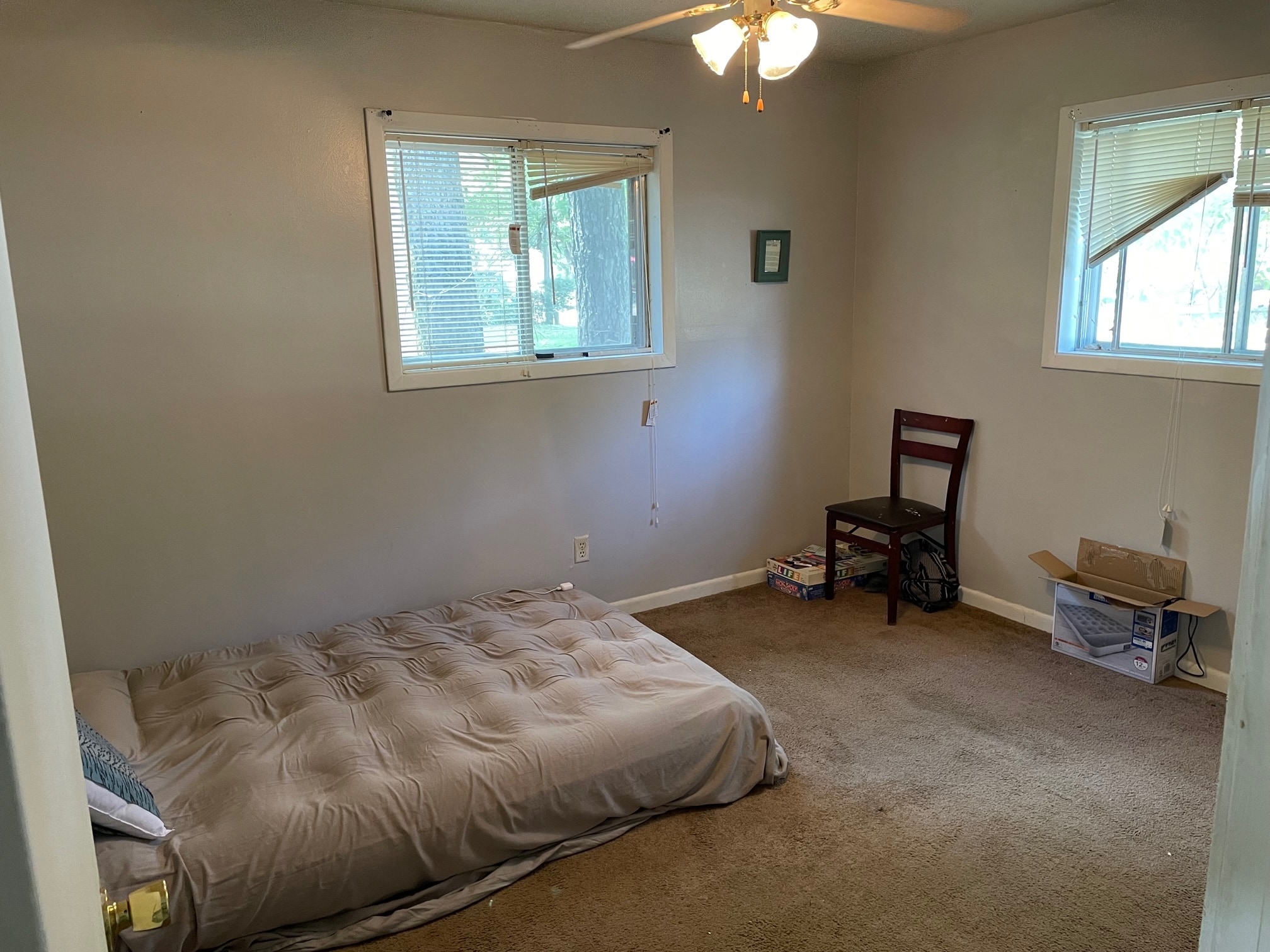 3rd Room - 320 Logan St