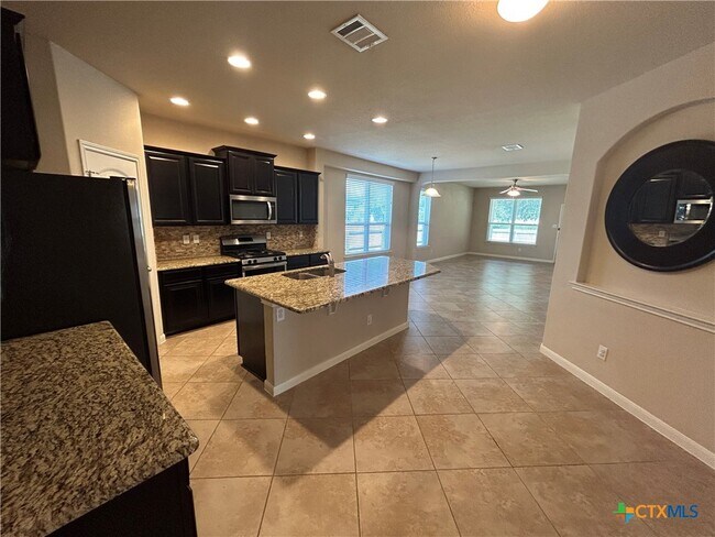Building Photo - 3013 Sandstone Way