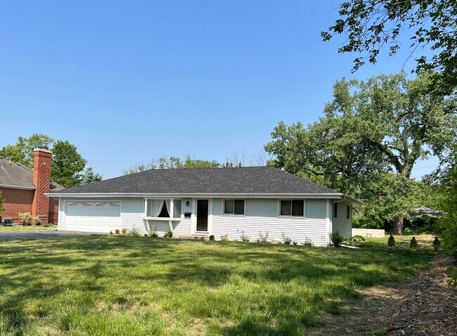 Building Photo - 2050 Beechnut Rd