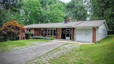Building Photo - 3/2.5 House Near Brevard - Furnished or Unfurnished