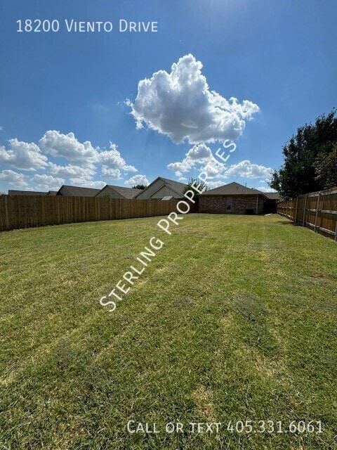 Building Photo - 18200 Viento Dr