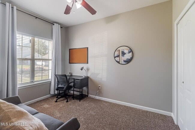 Building Photo - 16060 S April Dr