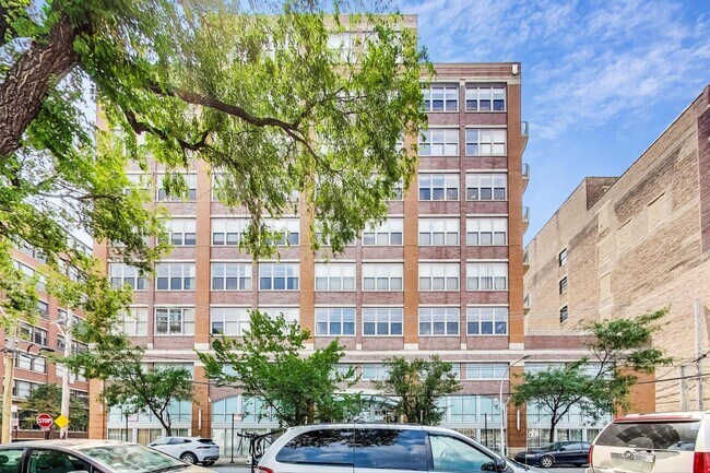 Primary Photo - 933 W Van Buren St