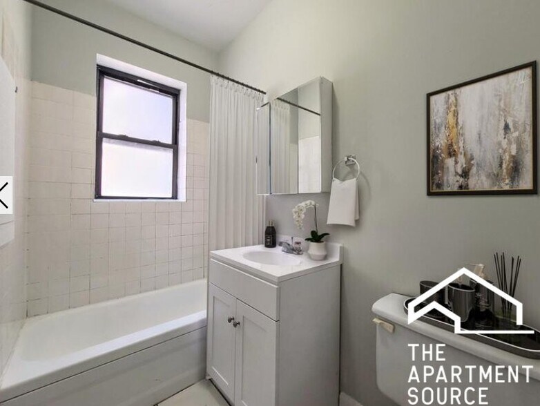 Building Photo - 3720.5 N Pine Grove Ave