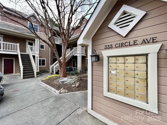 Building Photo - 333 Circle Ave