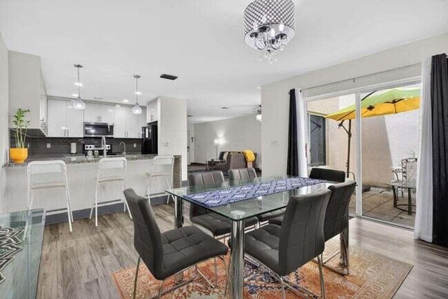 Building Photo - 4131 Eastridge Cir