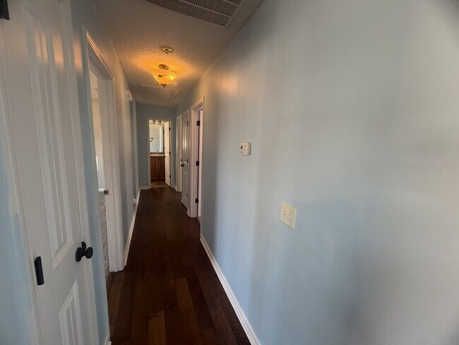 Building Photo - Home for Rent