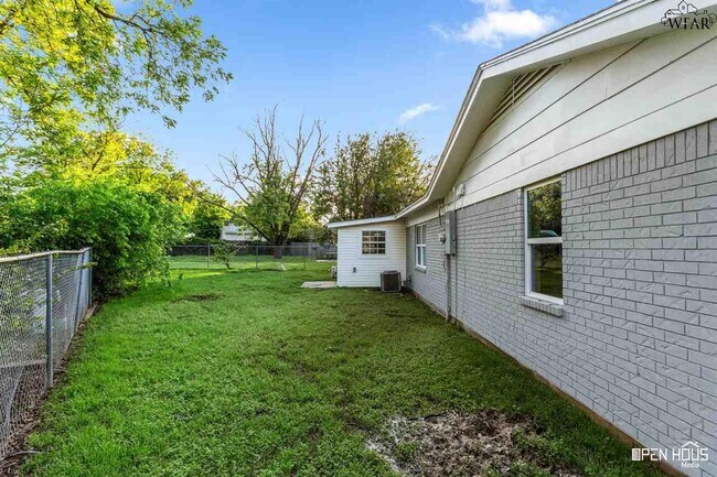 Building Photo - 4303 Prince Edward Dr