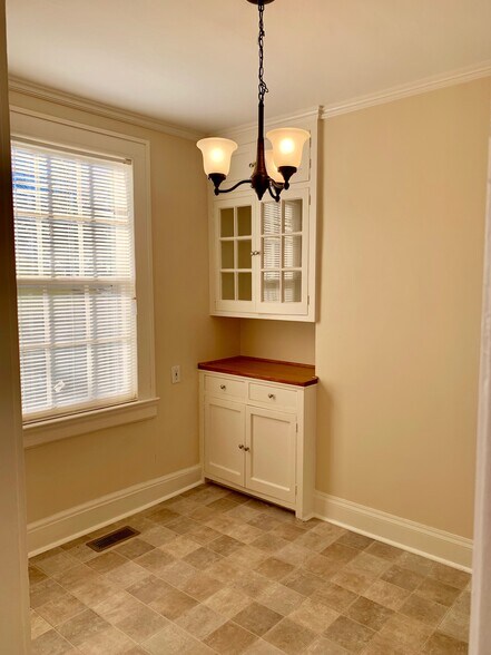 Building Photo - 204 Atlantic Christian College Dr W