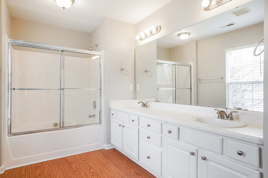 Building Photo - 2014 Gushing Dr