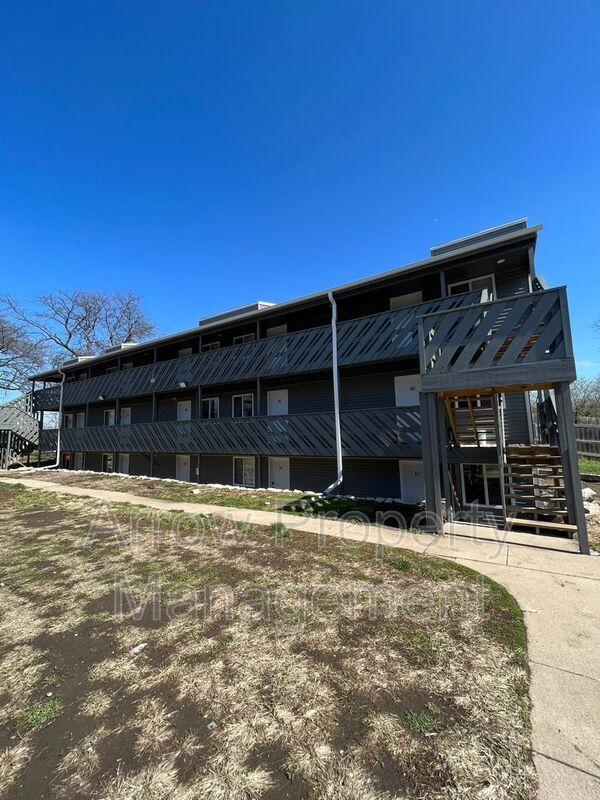 Building Photo - 877 N 26th St