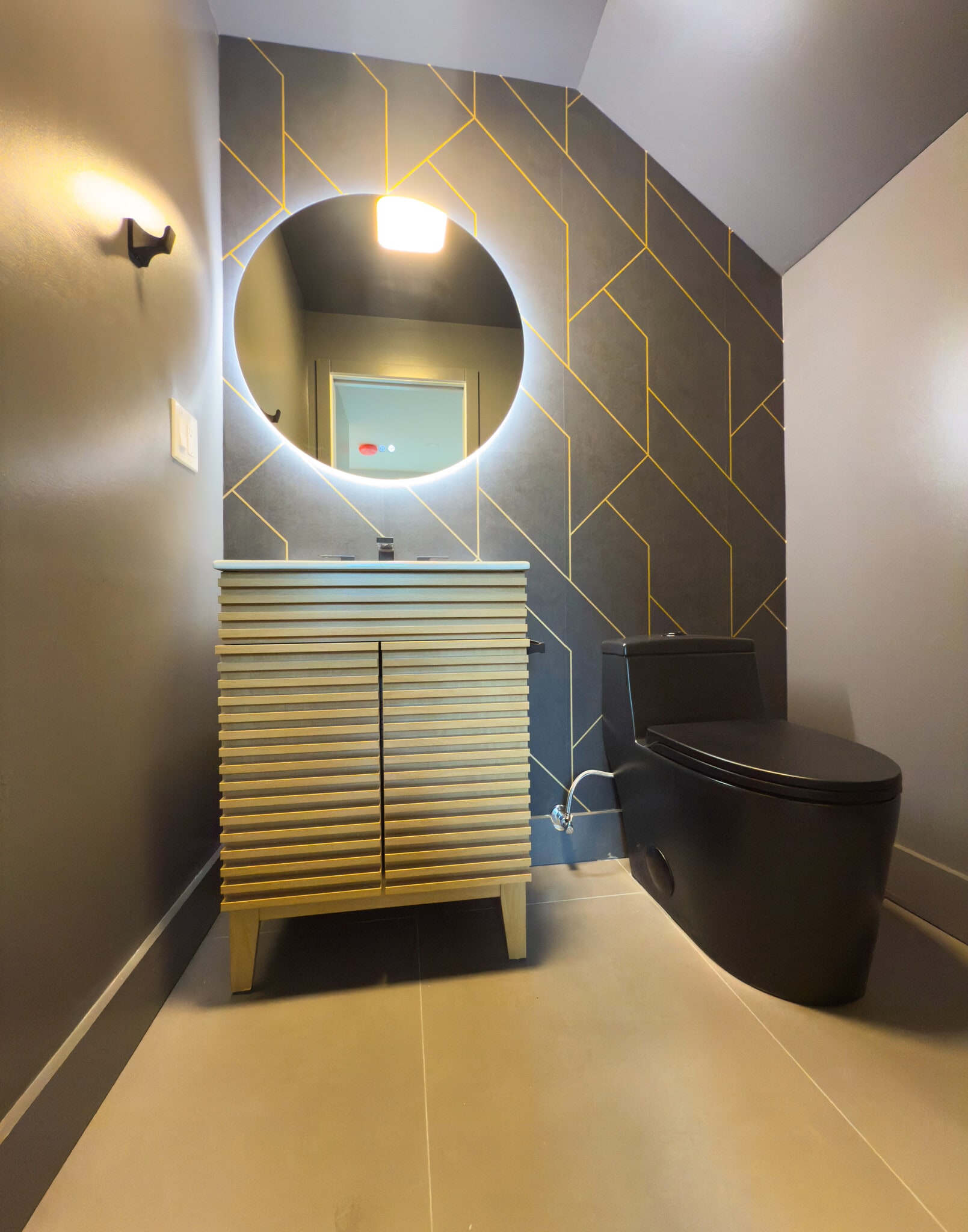 1/2 Bath - 19 High St