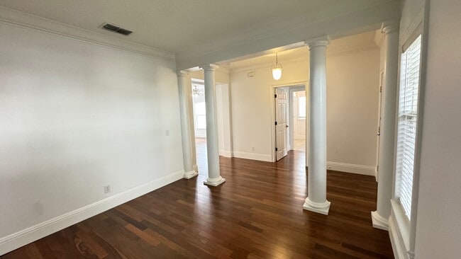 Building Photo - 1040 Nash Dr