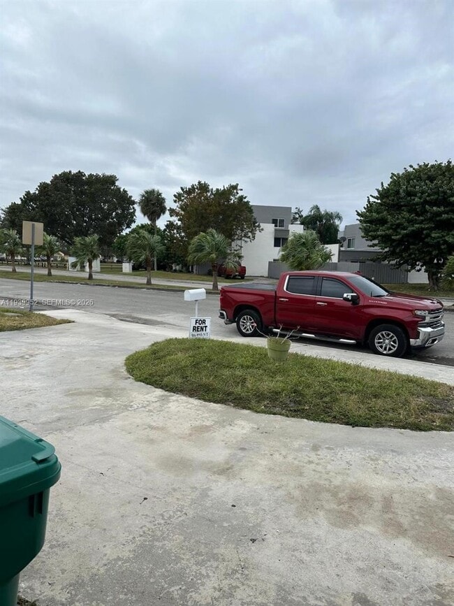 Building Photo - 4711 SW 133rd Ave