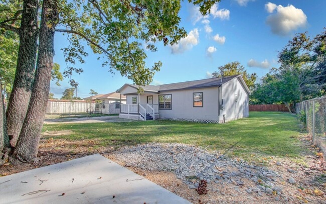 Building Photo - 9414 Lanewood Dr