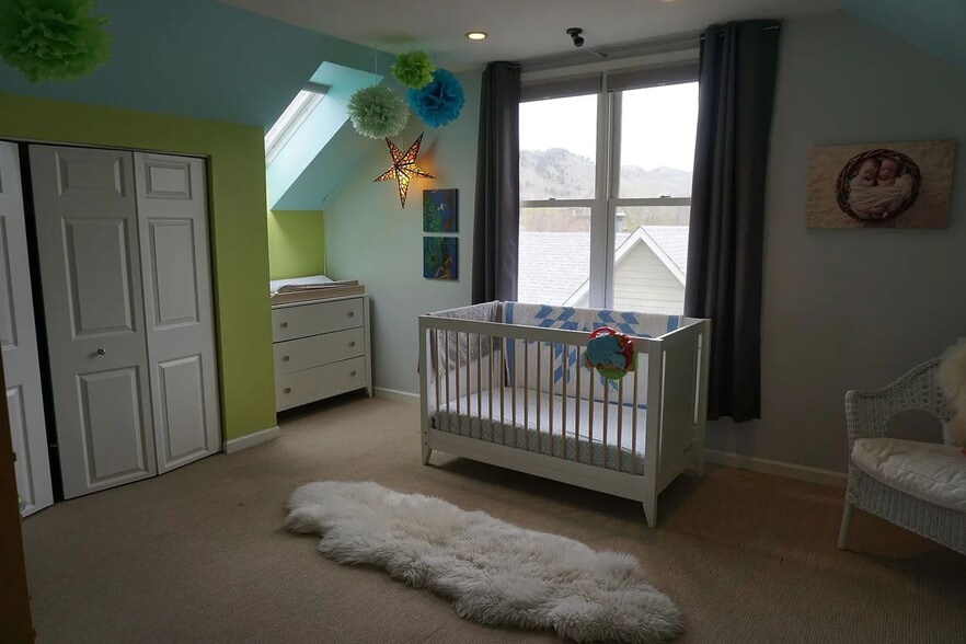 Building Photo - 635 Dewey Ave