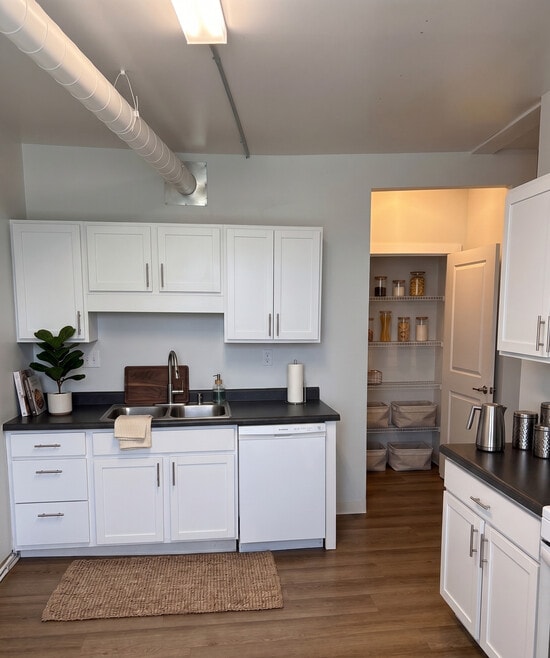 Ash 1002 Kitchen - Ecumenical New Horizons