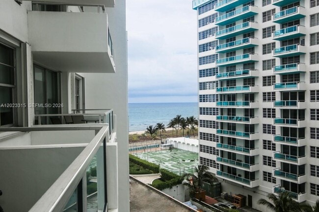 Building Photo - 5151 Collins Ave