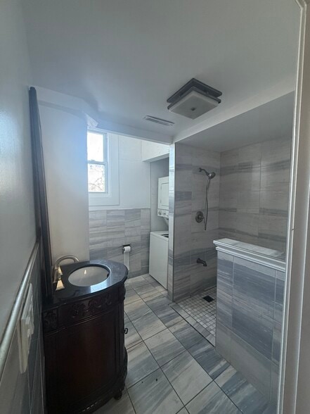 Building Photo - 2279 N Clybourn Ave