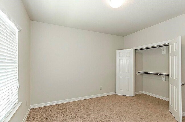Building Photo - 64 Woodland Hills Dr