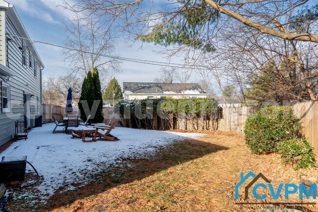 Building Photo - 2617 Belair Dr