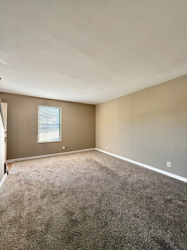 Building Photo - 291 Northridge Drive Unit 2