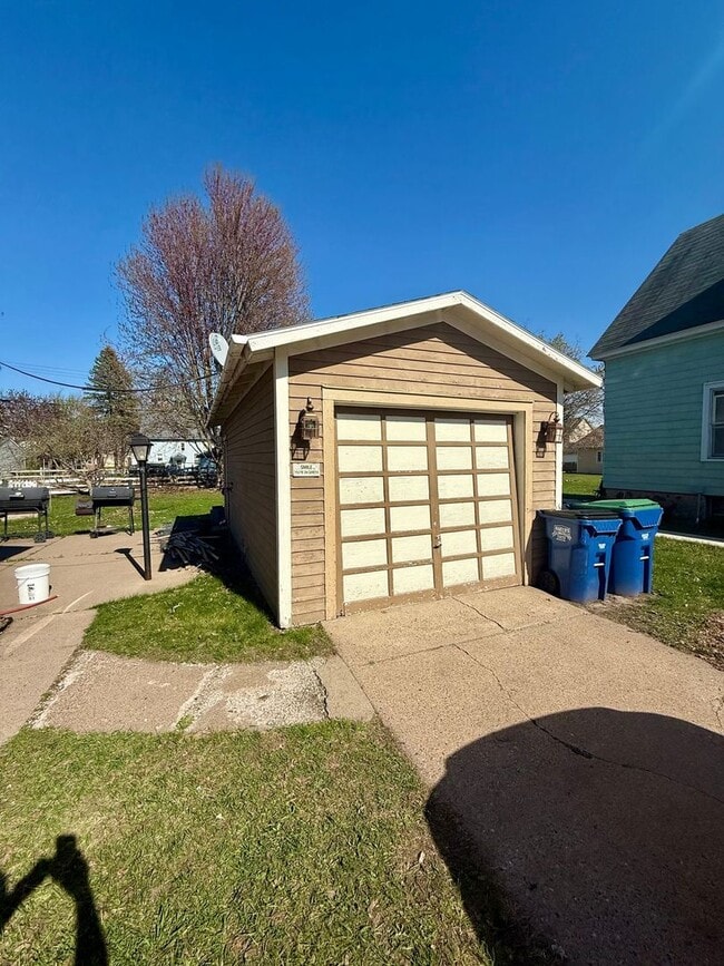 Building Photo - 3 Bed 1 Bath Single Family Home in Wausau