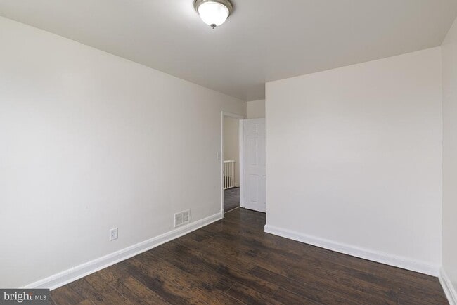 Building Photo - 3902 Erdman Ave